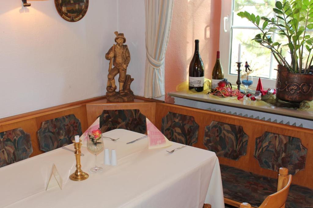 Landhotel Zur Kanne Neresheim ภายนอก รูปภาพ
