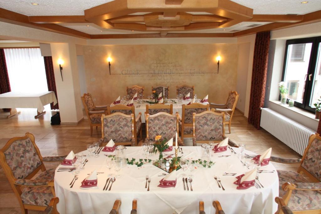 Landhotel Zur Kanne Neresheim ภายนอก รูปภาพ